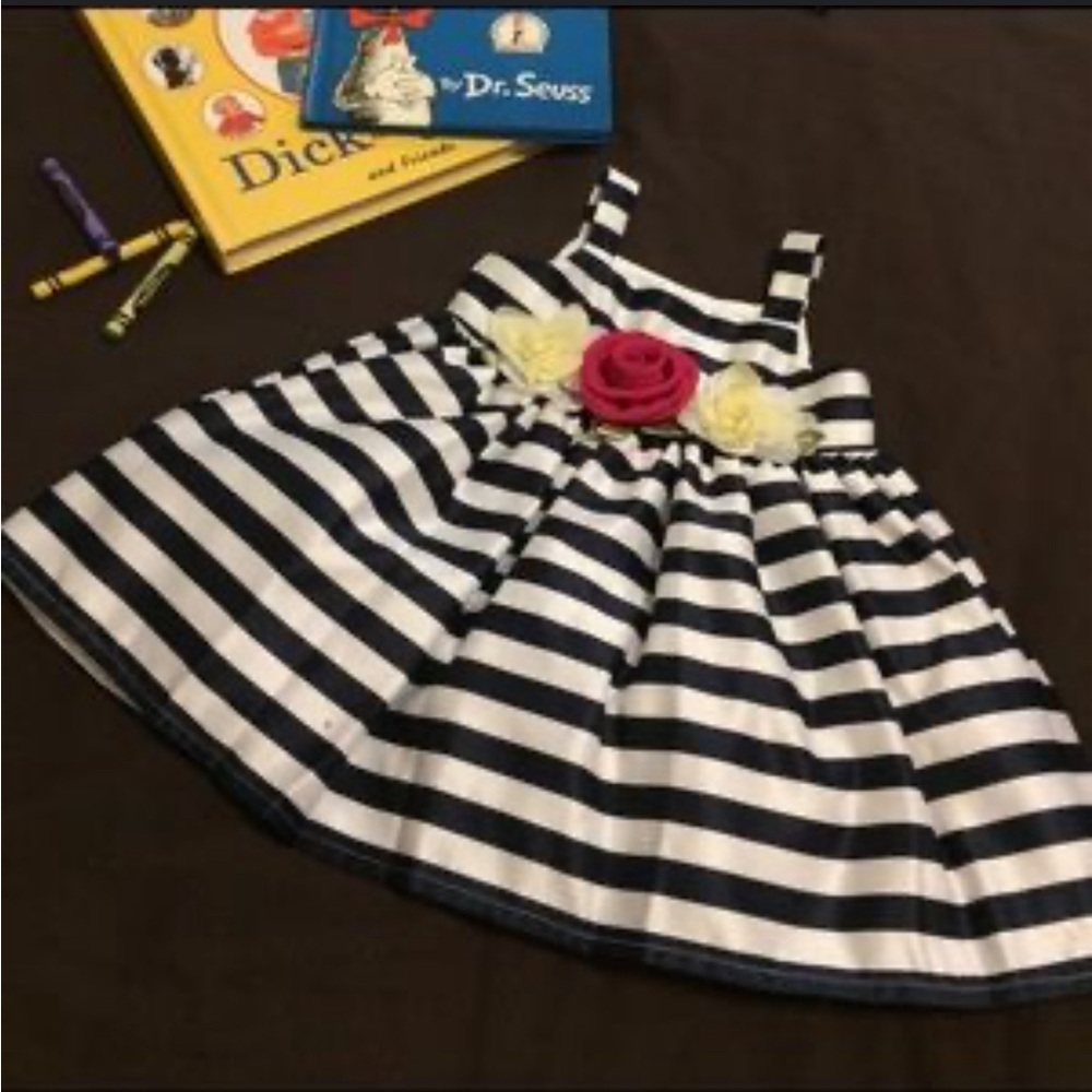 She’s A koala Boutique Baby blue and white stripes w appliqué bows Size:24M